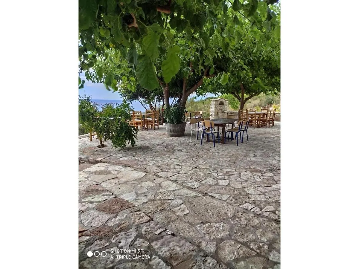 John'S Guesthouse Ksamil Vendégház