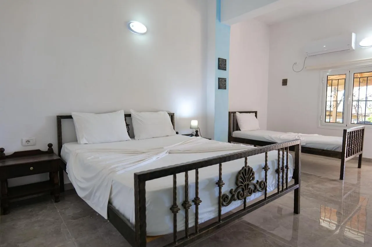 John'S Guesthouse Ksamil